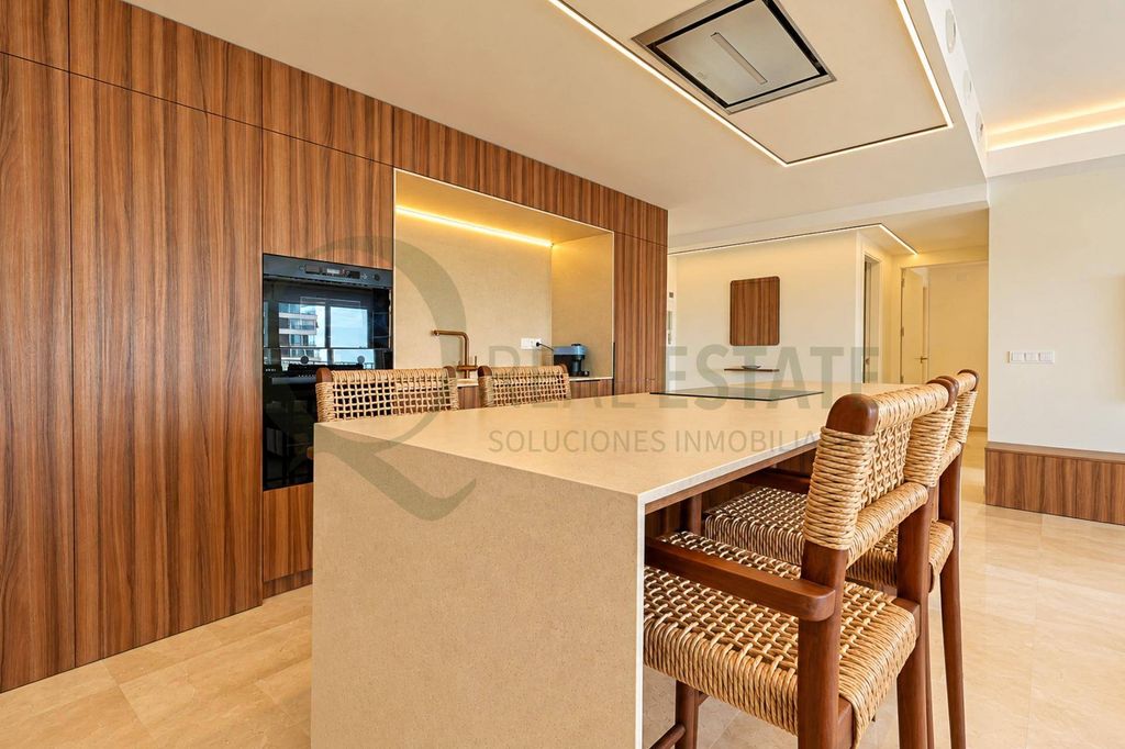 Luxury Apartment for sale in Alicante, 595 000 €, Photo 7