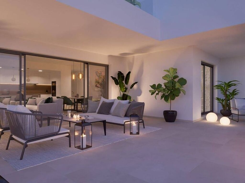 Luxury Apartment for sale in Estepona, 725 000 €, Photo 2