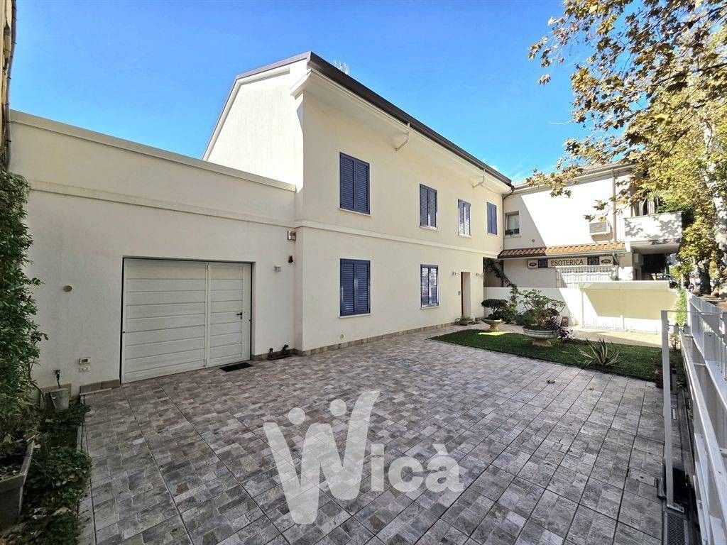 Maison de luxe à vendre à Cesenatico, 1 170 000 €, Photo 2
