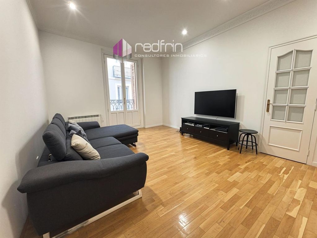 Luxury Apartment for sale in Madrid, 750 000 €, Photo 2