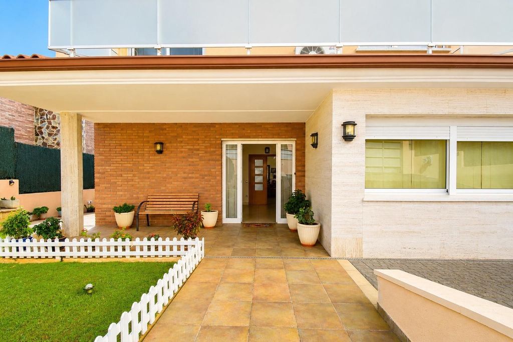 Maison de luxe à vendre à Cunit, 585 000 €, Photo 2