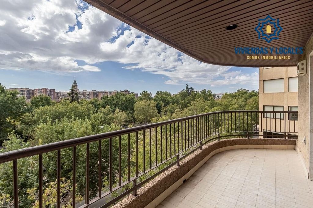 Luxury Apartment for sale in Granada, 995 000 €, Photo 5