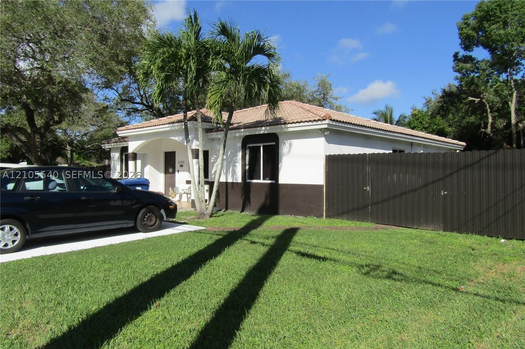 Maison de luxe à vendre à Cutler Bay, 585 944 €, Photo 1