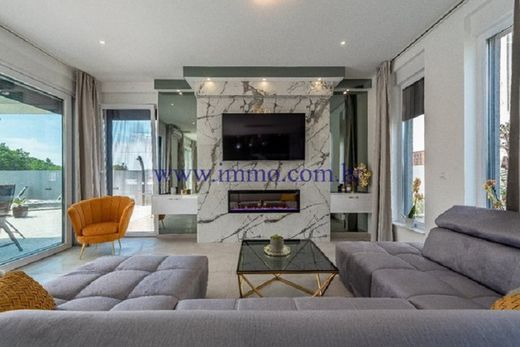 Maison de luxe à vendre à Zadar, 1 250 000 €, Photo 2