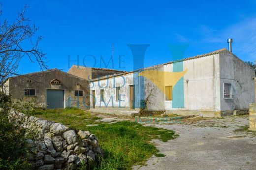 Maison de luxe à vendre à Noto, 460 000 €, Photo 2