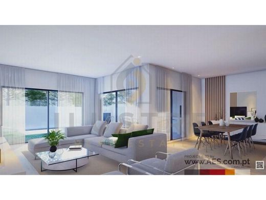 Luxury House for sale in Seixal, 675 000 €, Photo 2