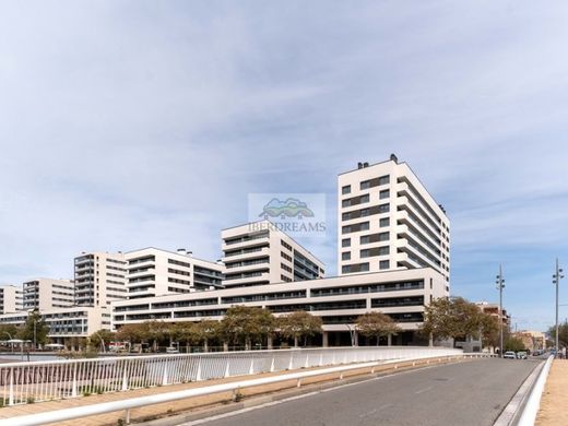 Luxury Apartment for sale in Badalona, 547 500 €, Photo 2