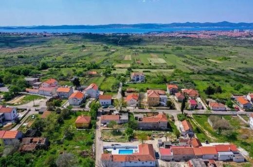 Luxury House for sale in Zadar, 980 000 €, Photo 1
