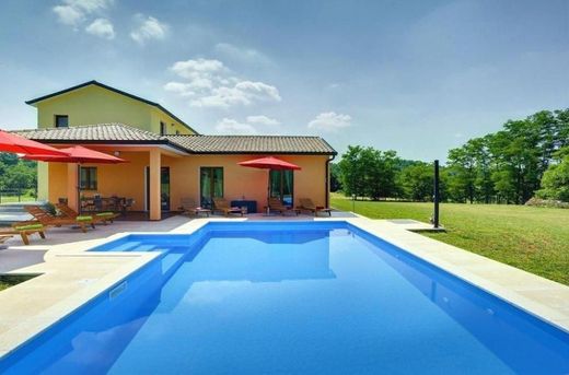 Maison de luxe à vendre à Tinjan, 726 000 €, Photo 1