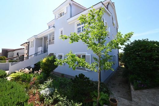 Maison de luxe à vendre à Vinkuran, 0 €, Photo 1