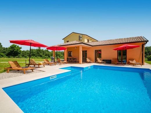 Maison de luxe à vendre à Tinjan, 726 000 €, Photo 2