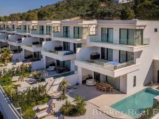 Luxury House for sale in Ciovo, 2 500 000 €, Photo 2