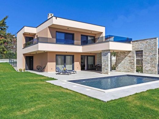 Maison de luxe à vendre à Porec, 880 000 €, Photo 2