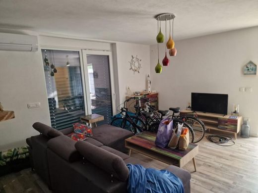 Maison de luxe à vendre à Porec, 820 000 €, Photo 2