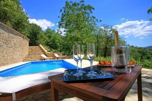 Maison de luxe à vendre à Oprtalj, 520 000 €, Photo 3