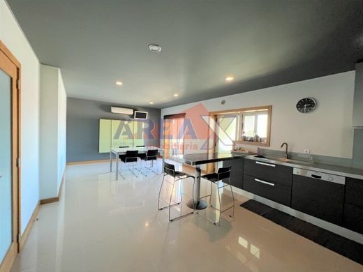 Appartement de luxe à vendre à Oliveira de Azemeis, 550 000 €, Photo 3