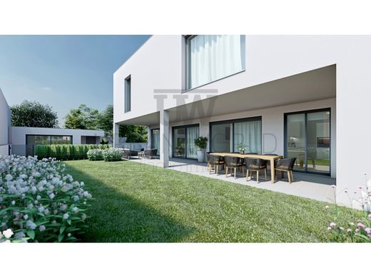 Luxury Apartment for sale in Loures, 675 000 €, Photo 1