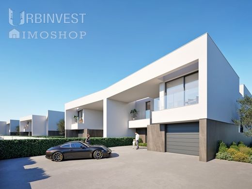 Luxury House for sale in Lagos, 2 400 000 €, Photo 1