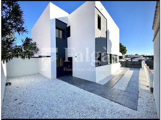 Luxury House for sale in Empuriabrava, 649 000 €, Photo 4