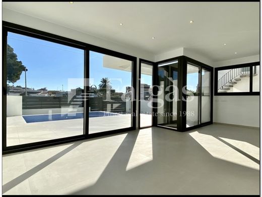 Luxury House for sale in Empuriabrava, 649 000 €, Photo 6