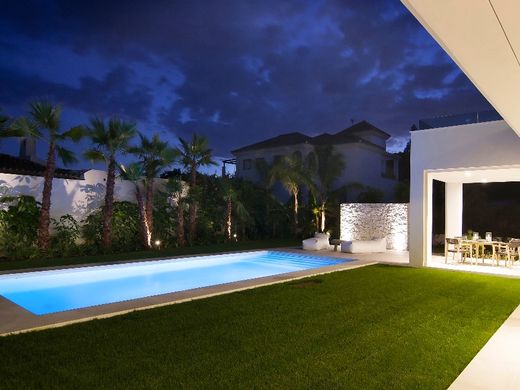 Luxury House for sale in Marbella, 2 500 000 €, Photo 2
