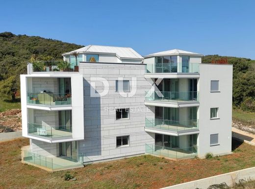 Luxury Apartment for sale in Rovinj, 480 000 €, Photo 1