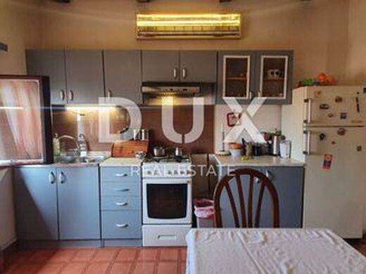 Luxury Apartment for sale in Rovinj, 590 000 €, Photo 1