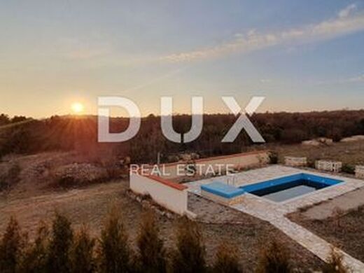 Maison de luxe à vendre à Labin, 530 000 €, Photo 2