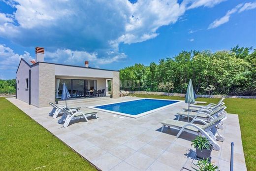 Maison de luxe à vendre à Labin, 490 000 €, Photo 2