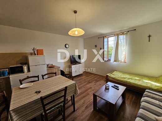 Luxury House for sale in Vrbnik, 415 000 €, Photo 6