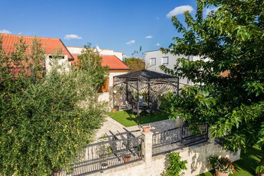 Maison de luxe à vendre à Novigrad, 795 000 €, Photo 5