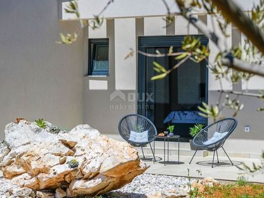 Maison de luxe à vendre à Labin, 490 000 €, Photo 7