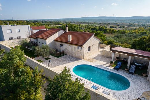 Maison de luxe à vendre à Novigrad, 795 000 €, Photo 7