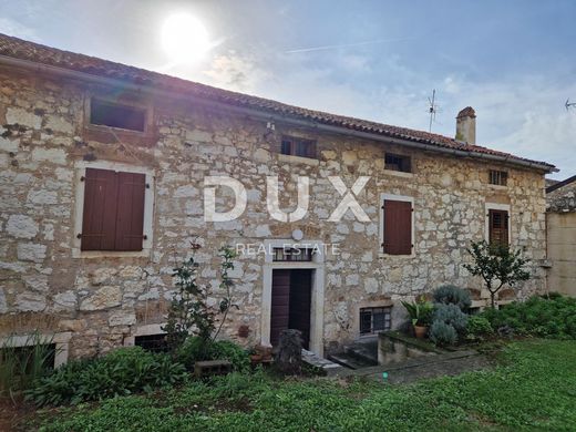 Maison de luxe à vendre à Vrsar, 0 €, Photo 1