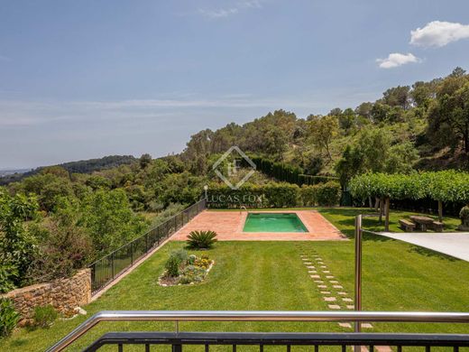 Maison de luxe à vendre à Lladó, 900 000 €, Photo 1