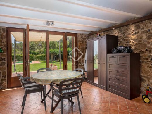 Luxury House for sale in Lladó, 900 000 €, Photo 4