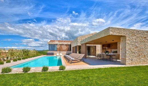 Luxury House for sale in Brtonigla, 2 575 000 €, Photo 1
