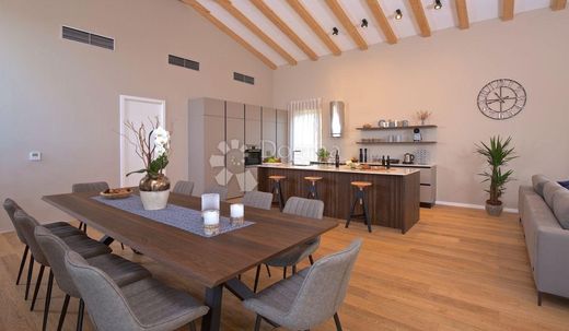 Luxury House for sale in Brtonigla, 2 575 000 €, Photo 3