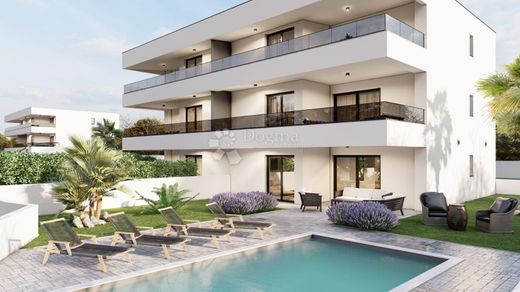 Luxury Apartment for sale in Malinska, 380 000 €, Photo 7