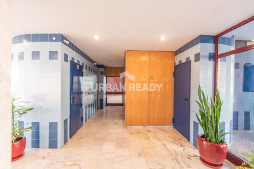 Luxury Apartment for sale in Almada, 650 000 €, Photo 4
