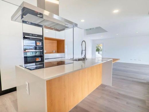 Luxury House for sale in Seixal, 765 000 €, Photo 1