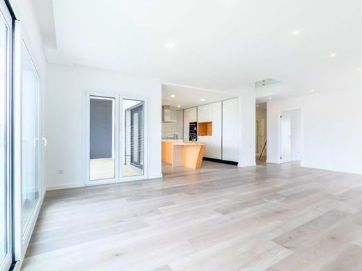 Luxury House for sale in Seixal, 795 000 €, Photo 2