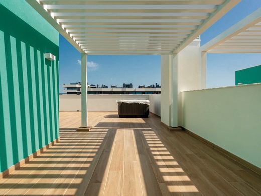 Appartement de luxe à vendre à Faro, 490 000 €, Photo 1