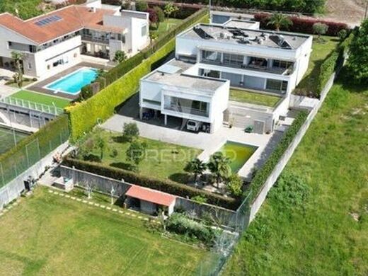 Maison de luxe à vendre à Guimarães, 889 900 €, Photo 1