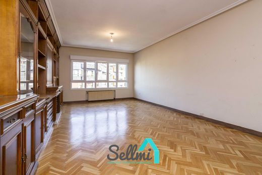 Appartement de luxe à vendre à Oviedo, 600 000 €, Photo 3