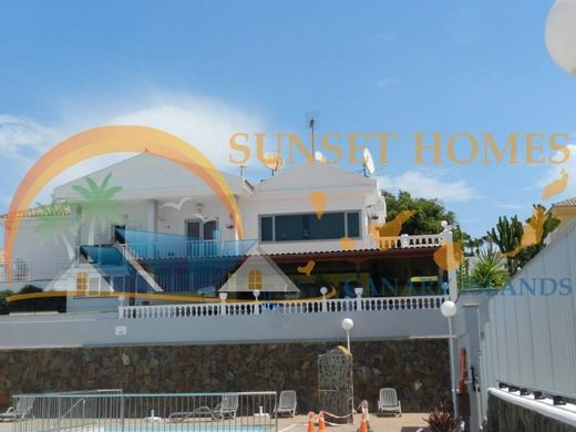 Luxury House for sale in San Bartolomé de Tirajana, 740 000 €, Photo 1