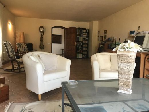 Maison de luxe à vendre à Riumors, 430 000 €, Photo 2