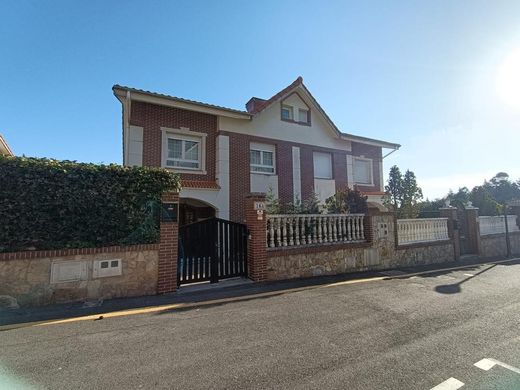 Luxury House for sale in Castro-Urdiales, 650 000 €, Photo 1