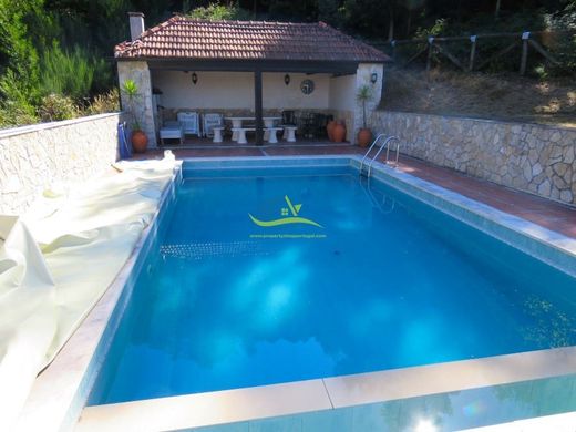 Maison de luxe à vendre à Miranda Do Corvo, 450 000 €, Photo 2