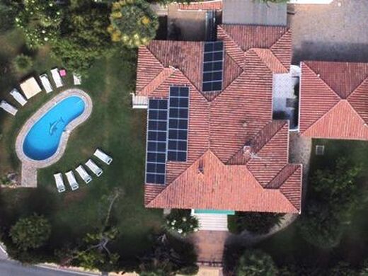 Luxury House for sale in Marbella, 1 200 000 €, Photo 1